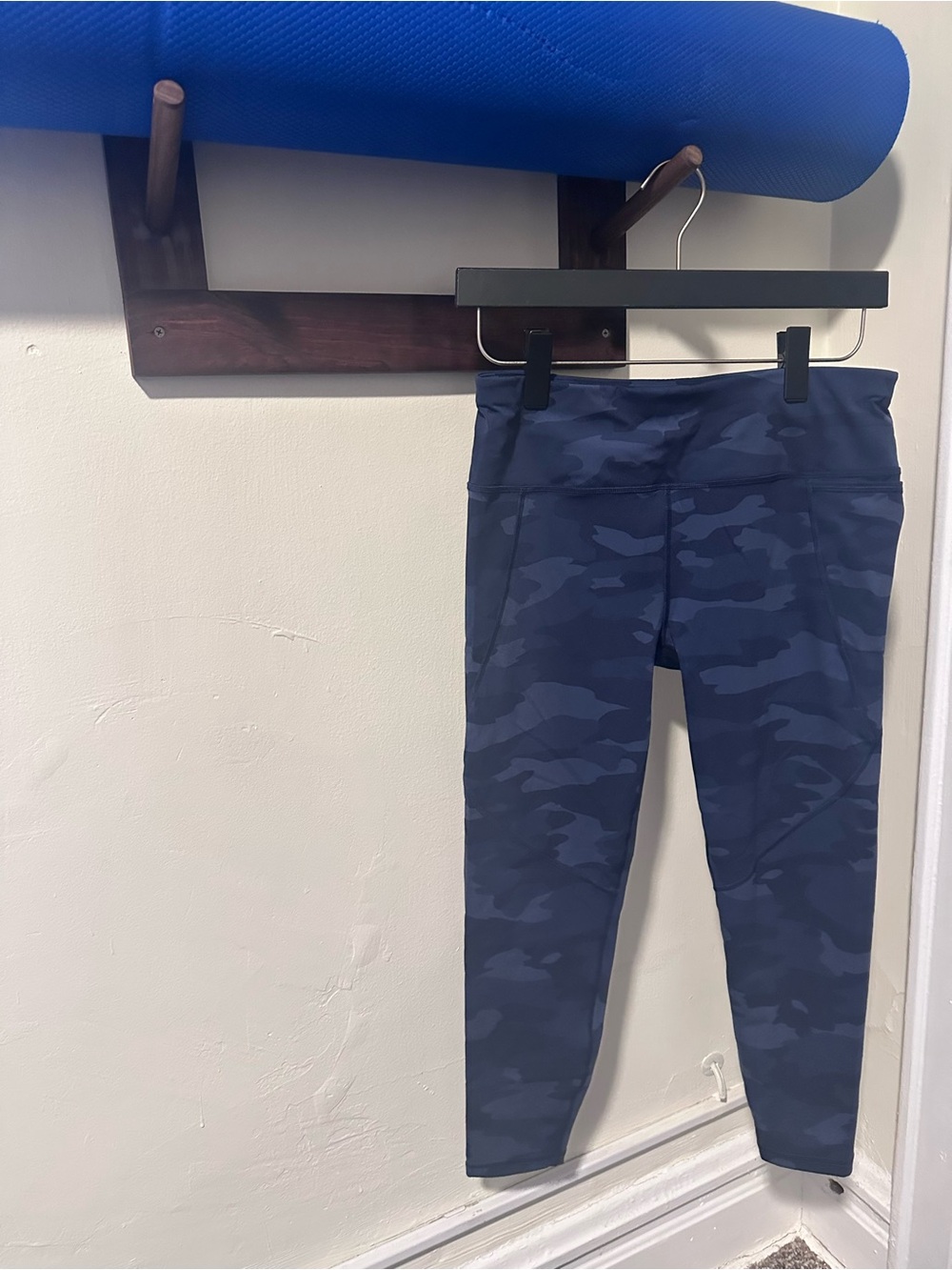 Sweaty Betty Navy Camouflage Power Leggings